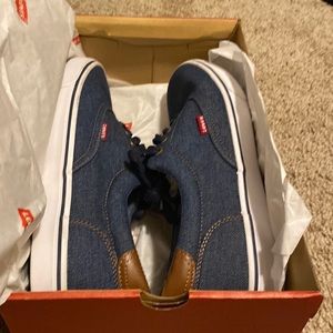 New In Box Never Worn LEVI’S Performance Comfort Insole Denim Boat Shoes